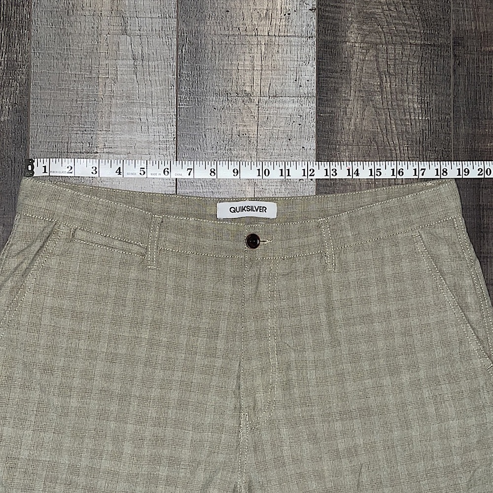 Quicksilver Shorts - Picture 4 of 9